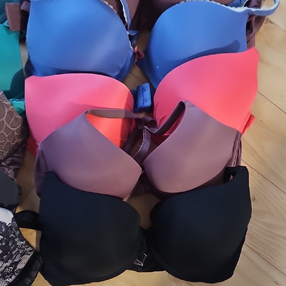 Victoria's Secret Bra Collection - Black, Blue, Pink, Purple, Brown - Picture 5 of 5